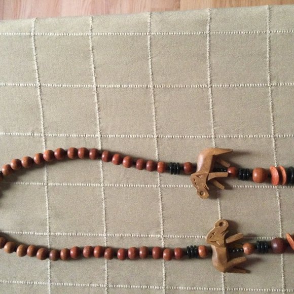 Women's long necklace, wood beads plastic beads wood elephants 30" - Picture 5 of 5